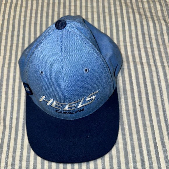 Nike UNC Free Size By Wink Eye Hat - Picture 2 of 10